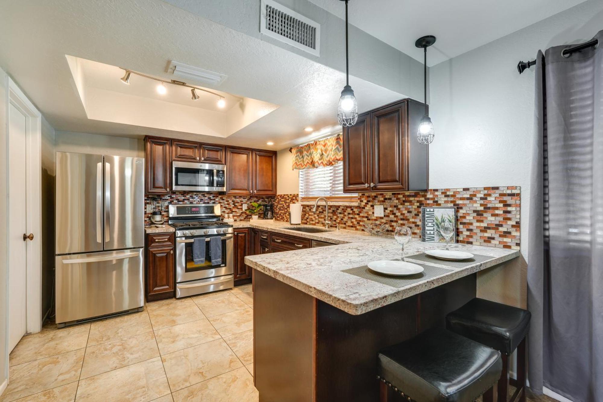 Phoenix Home With Pool About 10 Mi To Camelback Mtn Bagian luar foto