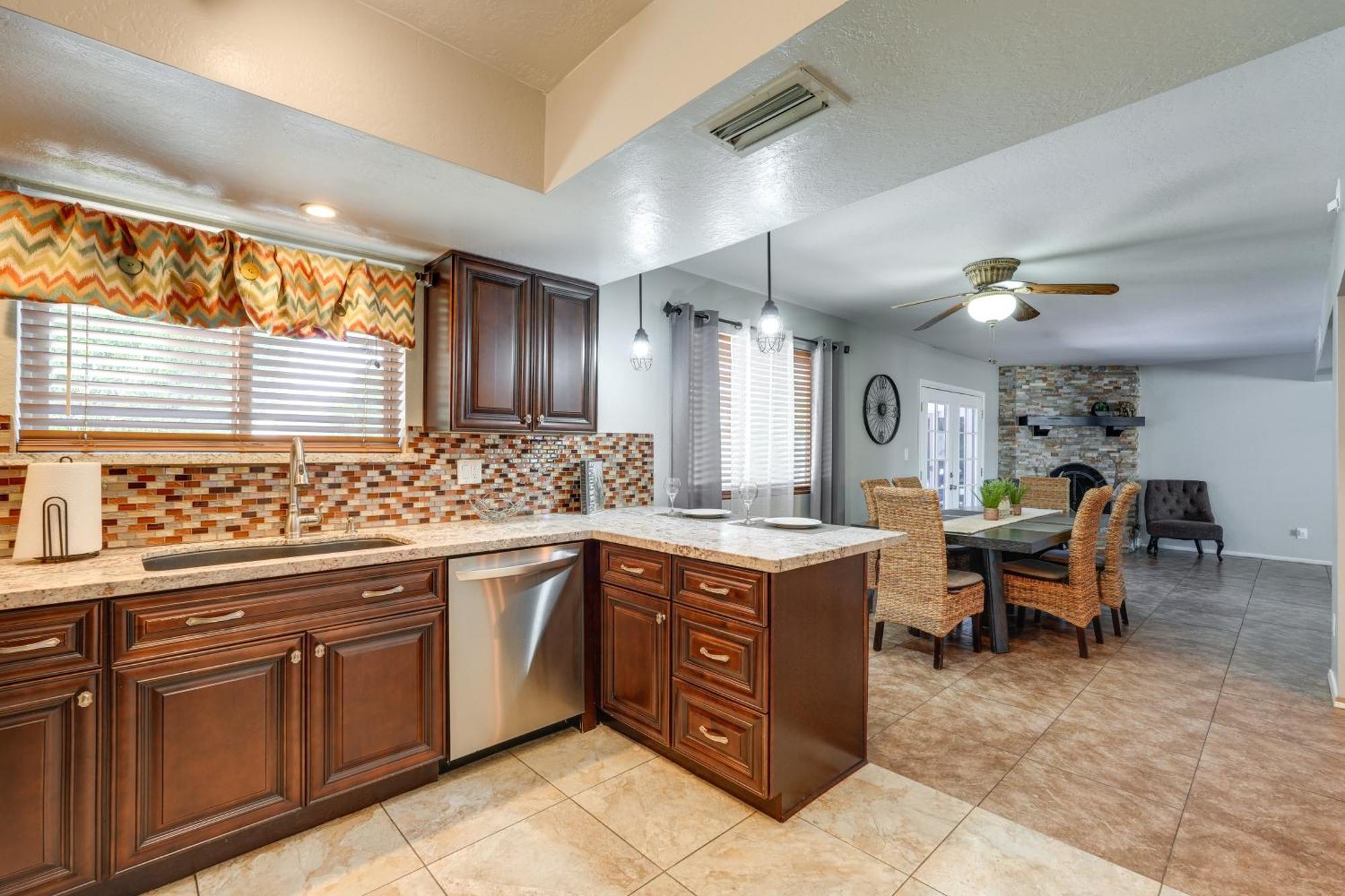 Phoenix Home With Pool About 10 Mi To Camelback Mtn Bagian luar foto